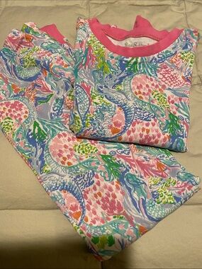 Lilly Pulitzer x pottery barn kids girls mermaid pajamas 8 great condition